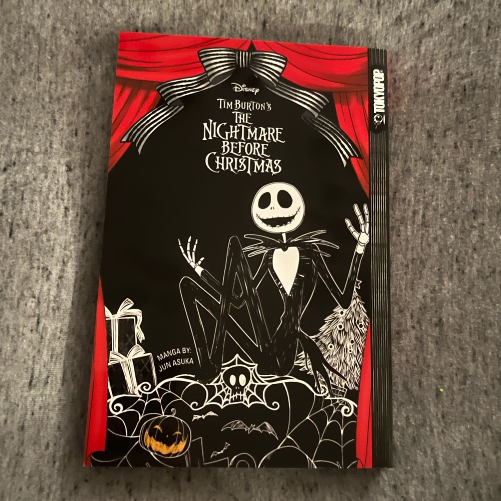 NEW The Nightmare Before Christmas Comic Book, Disney Manga & Tim Burton